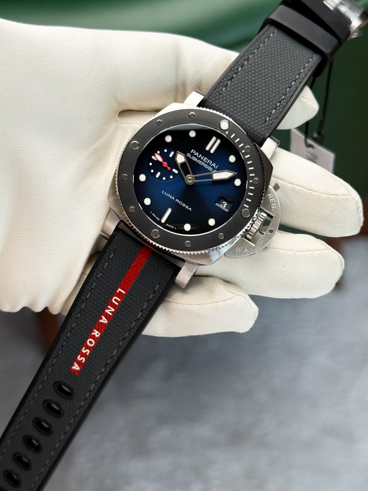 Panerai Submersible Luna Rossa