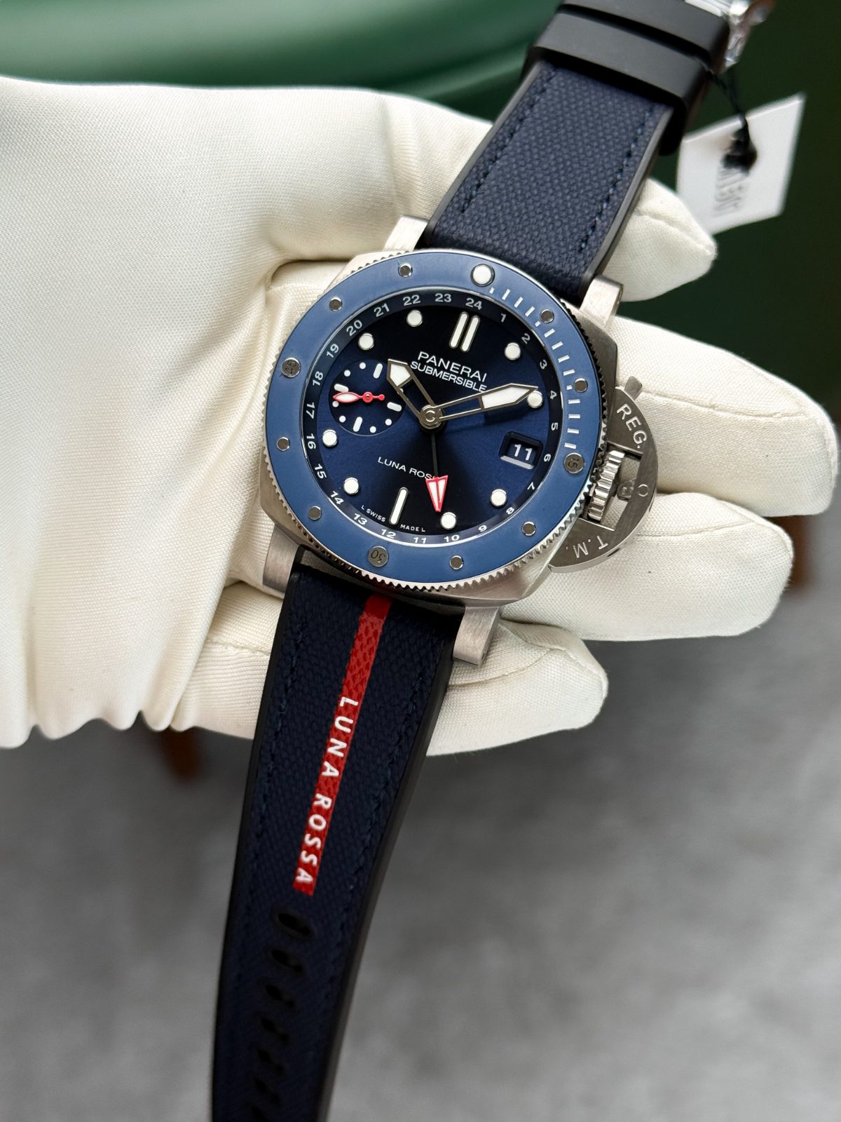 Panerai Submersible Luna Rossa